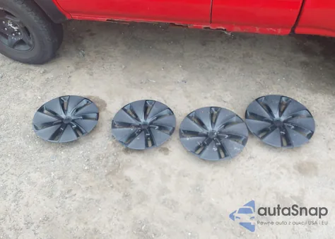 2024 Tesla Model 3 z USA, uszkodzony, nr VIN 5YJ3E1EA8RF727696